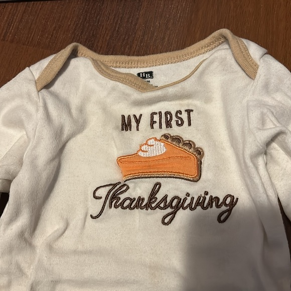 “My First Thanksgiving” onsies - Picture 3 of 5